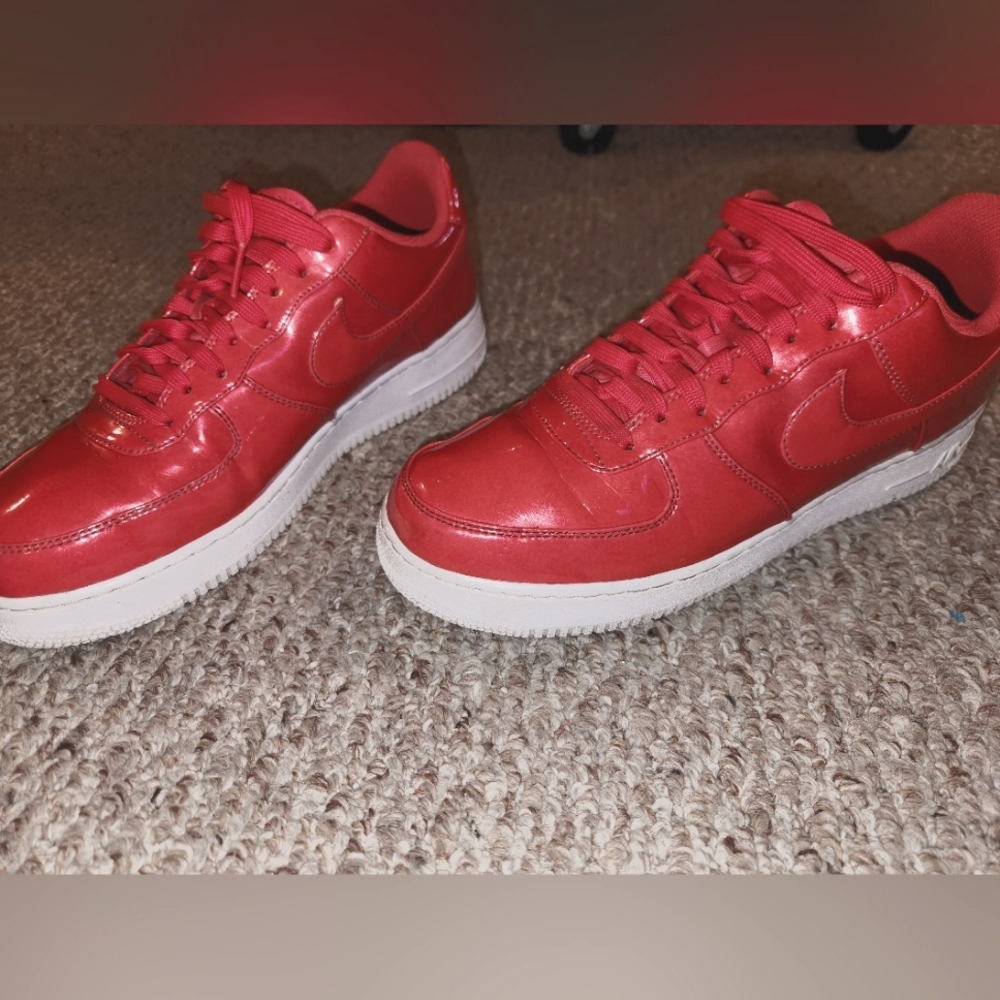 Size 10.5 Womens Nikes Pink